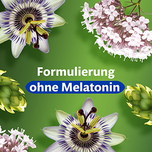 Passionsblume, Hopfenzapfen und Baldrianwurzel werden gezeigt.  Der Text sagt: Formulierung ohne Melatonin.